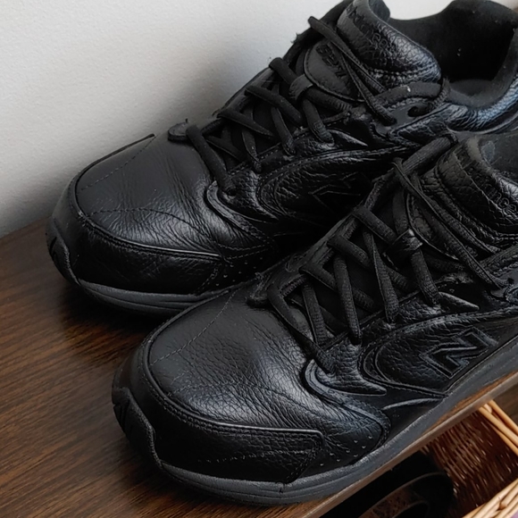 New Balance Motion Control Walking Shoe - Picture 2 of 7